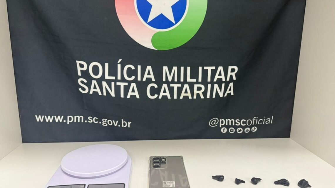 Polícia Militar de Seara prende homem por tráfico de drogas