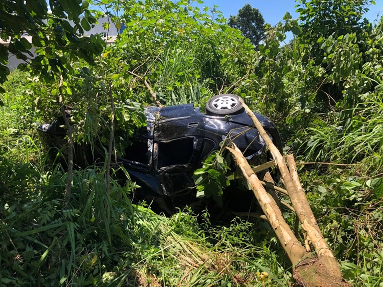 Motorista sofre fratura após saída de pista em Urussanga