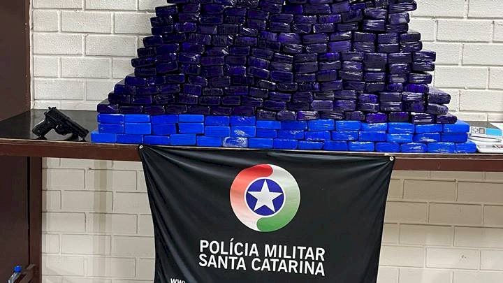 Polícia Militar apreende 238 kg de maconha em Blumenau