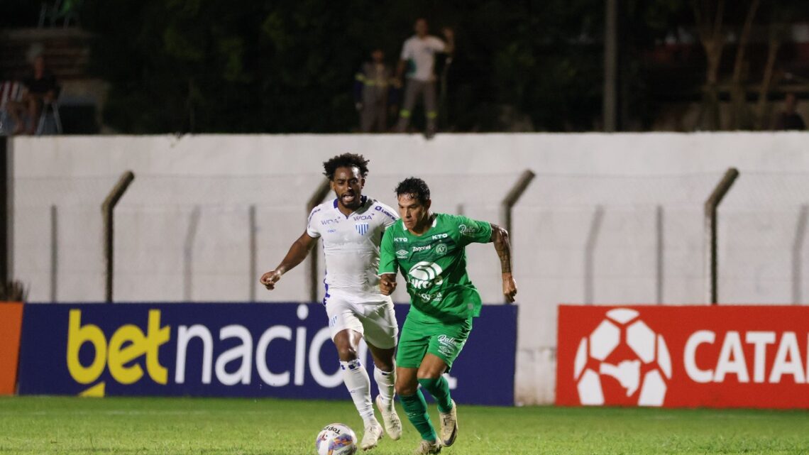 Chapecoense e Avaí empatam sem gols no Estádio Josué Annoni