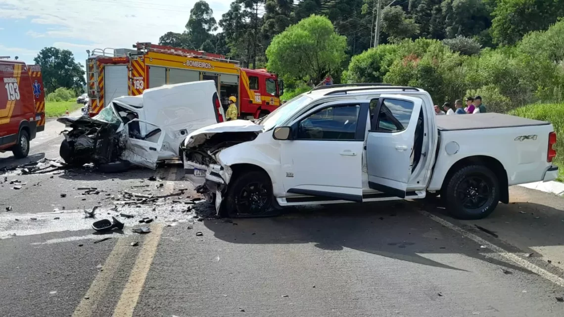 Homem morre em grave acidente entre três veículos na BR-282