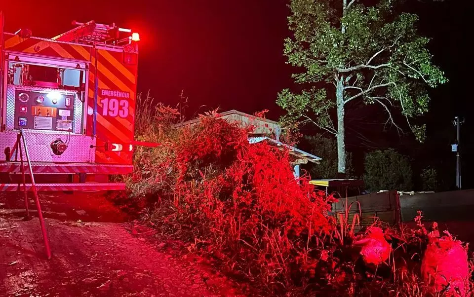 Chiqueiro é destruído por incêndio no Meio-Oeste de SC