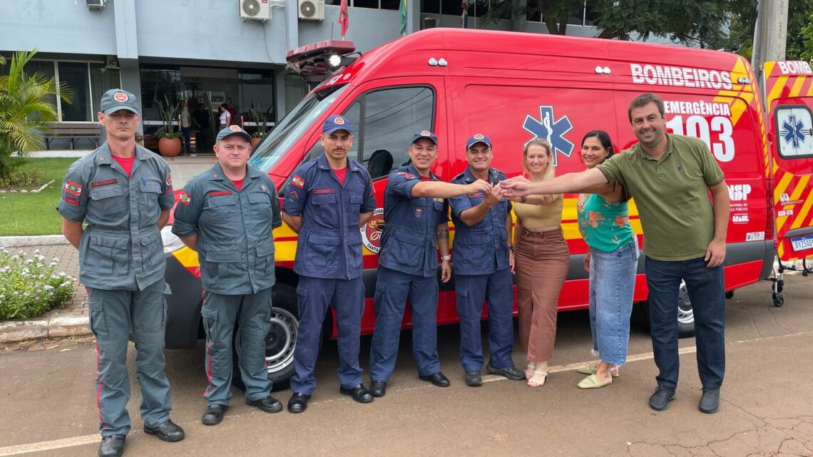 Entrega de nova ambulância à comunidade de Cunha Porã