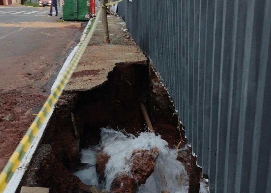 Rompimento de adutora deixa Chapecó sem abastecimento de água