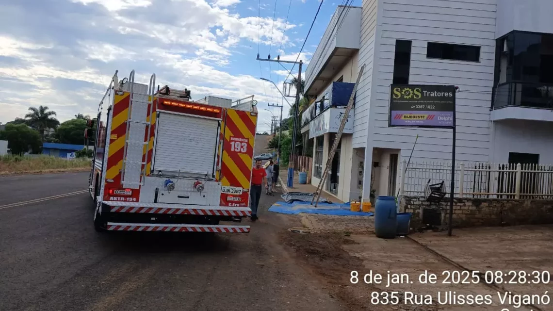 Pintor sofre choque elétrico no telhado de prédio em SC