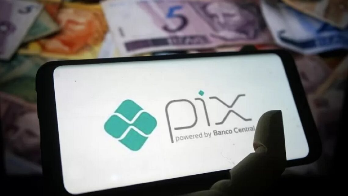 Receita Federal passa a monitorar movimentações de cartão de crédito e Pix