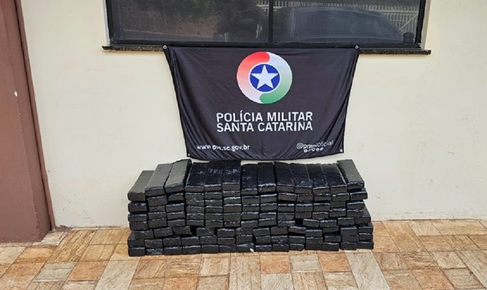 Operação de fiscalização resulta em apreensão de 115 kg de maconha e prisão de suspeito em SC