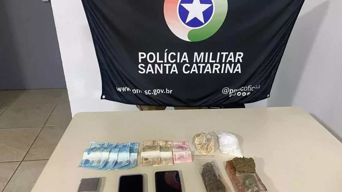 ‘Casal do tráfico’ é preso após vender drogas por 3 meses em SC