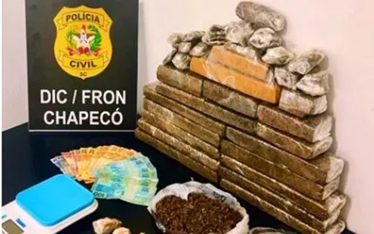 Grande apreensão de maconha resulta em três prisões em Chapecó