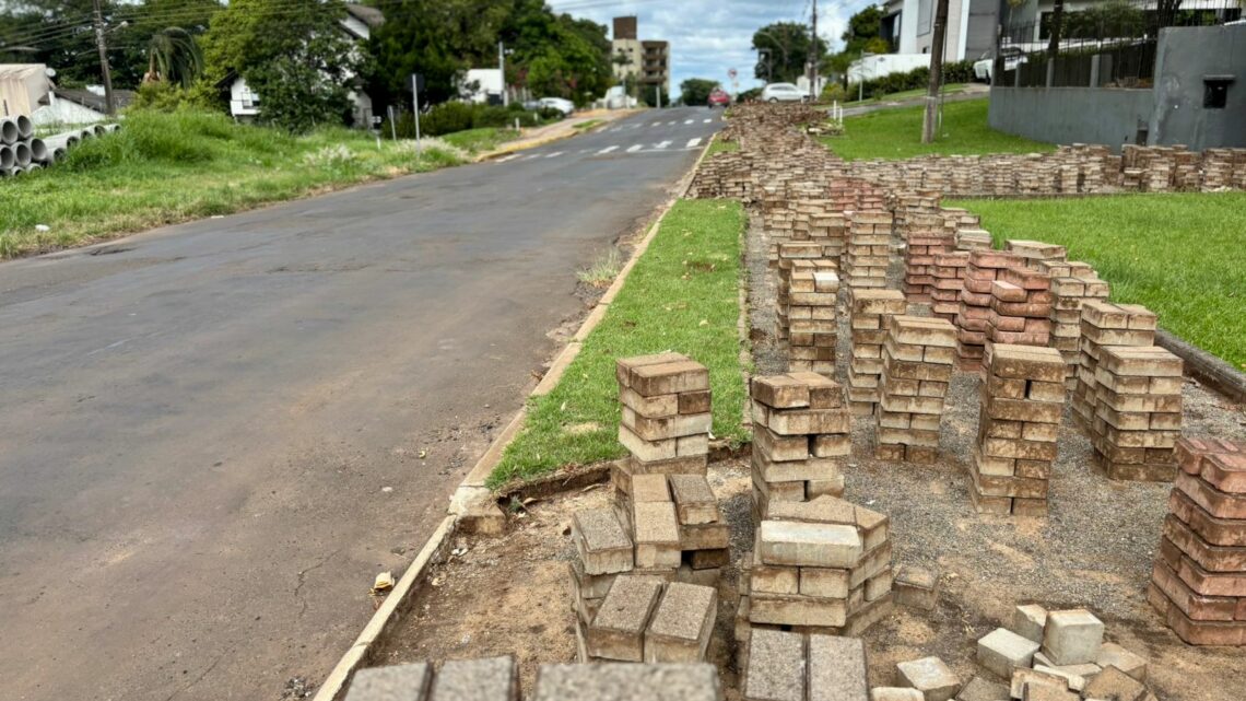 Iniciam obras de alargamento da rua Uruguai para melhorar mobilidade urbana de Chapecó