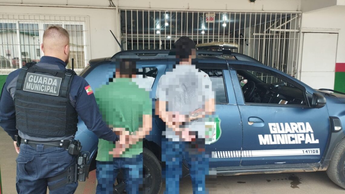 Guarda Municipal cumpre dois mandados de prisão durante patrulhamento em Chapecó