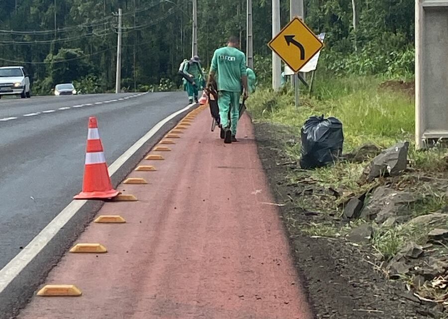 Prefeitura de Chapecó utiliza detentos para limpeza do Contorno Viário Oeste