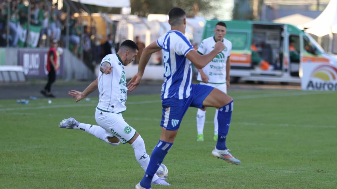 Chapecoense e Avaí empatam em 2 a 2 no jogo de ida da final do Campeonato Catarinense