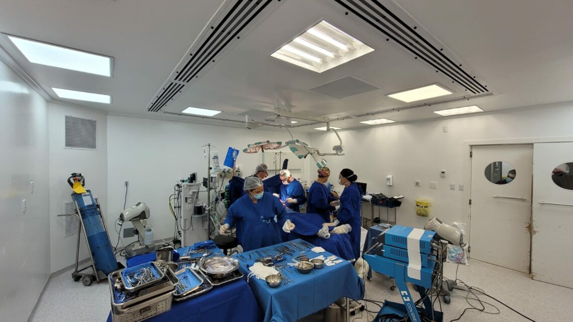 Hospital Regional de Oeste realiza primeira cirurgia cardíaca pelo SUS, após habilitação pelo Estado