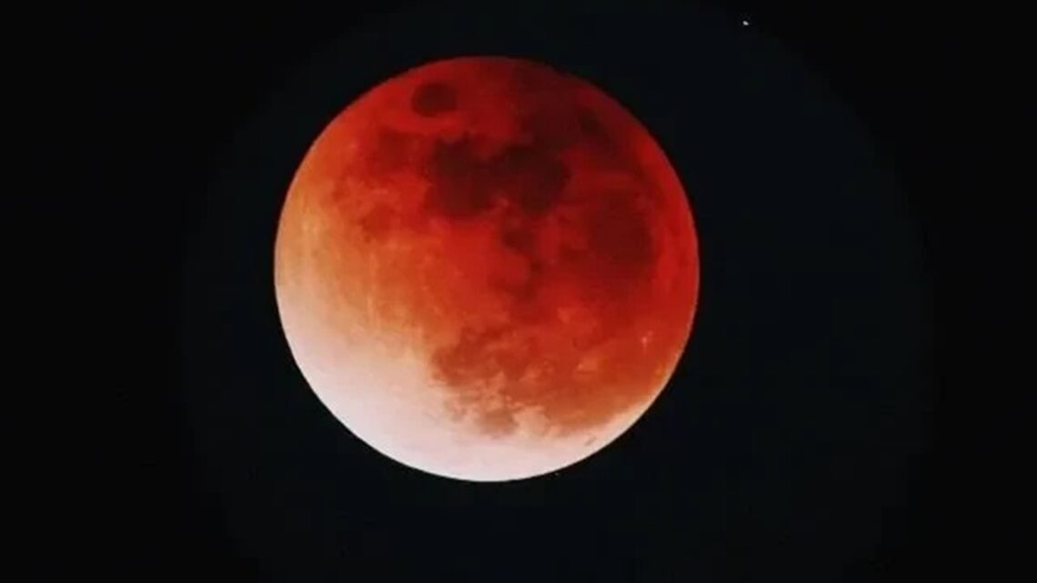 ‘Lua de Sangue’: saiba data e horário do primeiro eclipse lunar de 2025